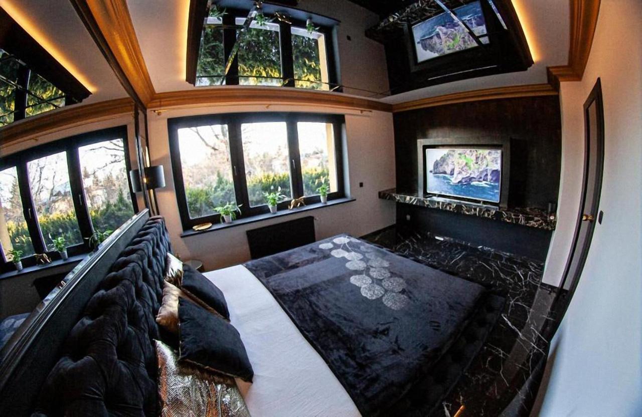 Black Night Willa Pulkowa Apartment Warsaw Exterior photo